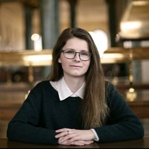 Meet your Posher, Danielle